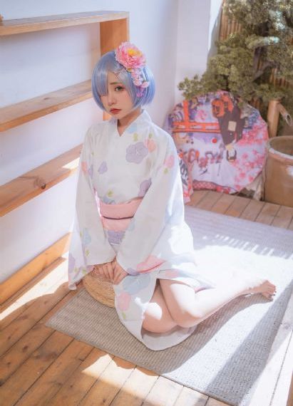 春雨直播电视剧免费高清动漫_十万网红美女美酱
